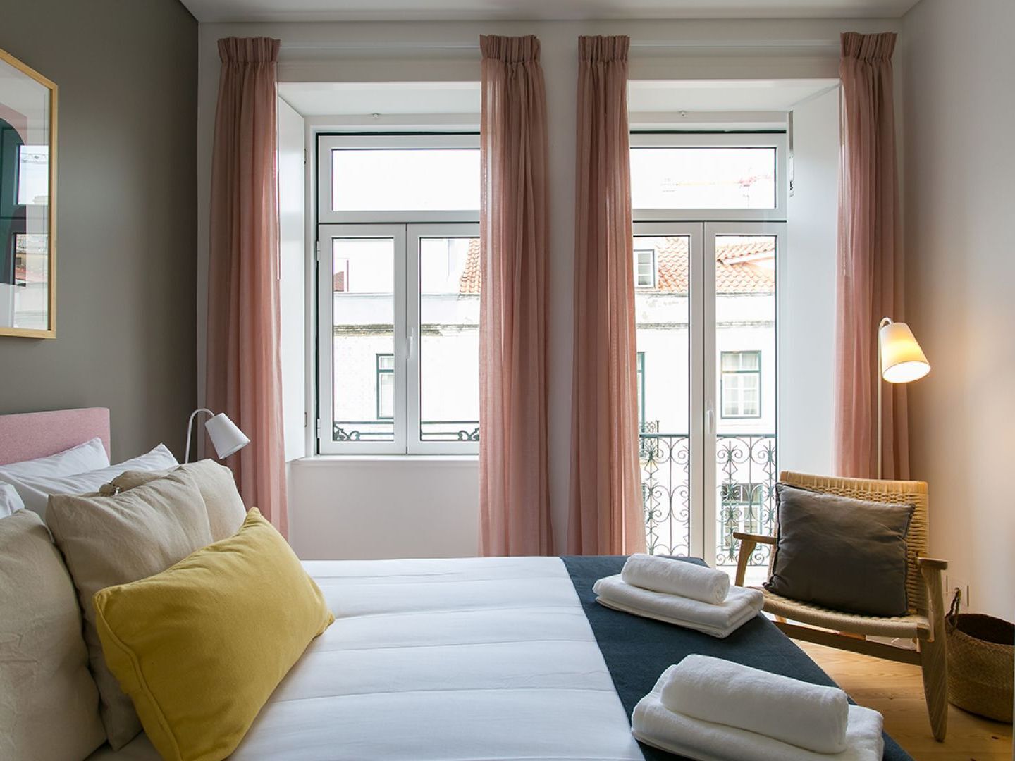 Altido Elegant City Deluxe Apartment & Altido Luxurious 3-Bedroom Apt With Terrace In Intendente Лиссабон Экстерьер фото